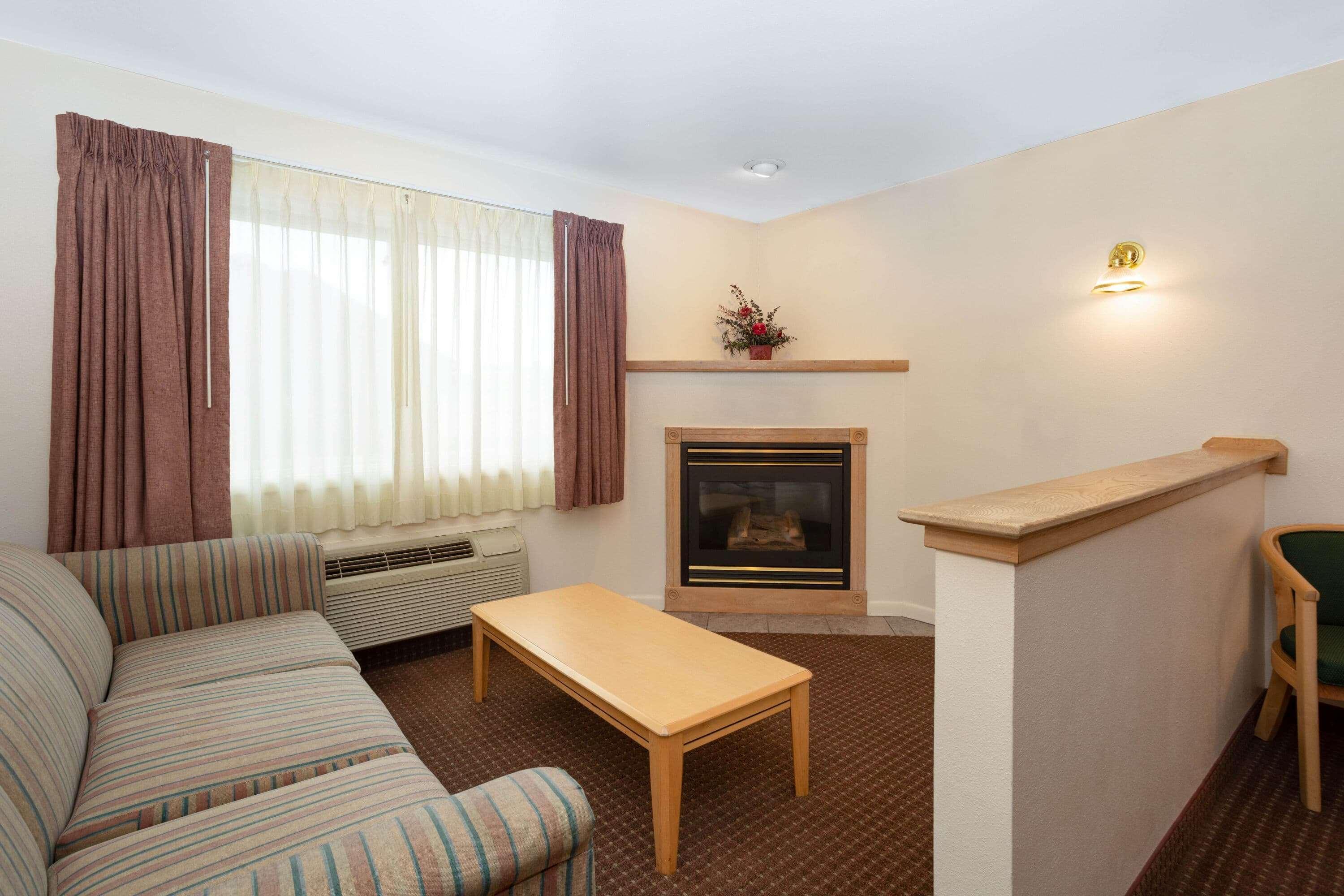 Inn At Lander, Travelodge By Wyndham Экстерьер фото