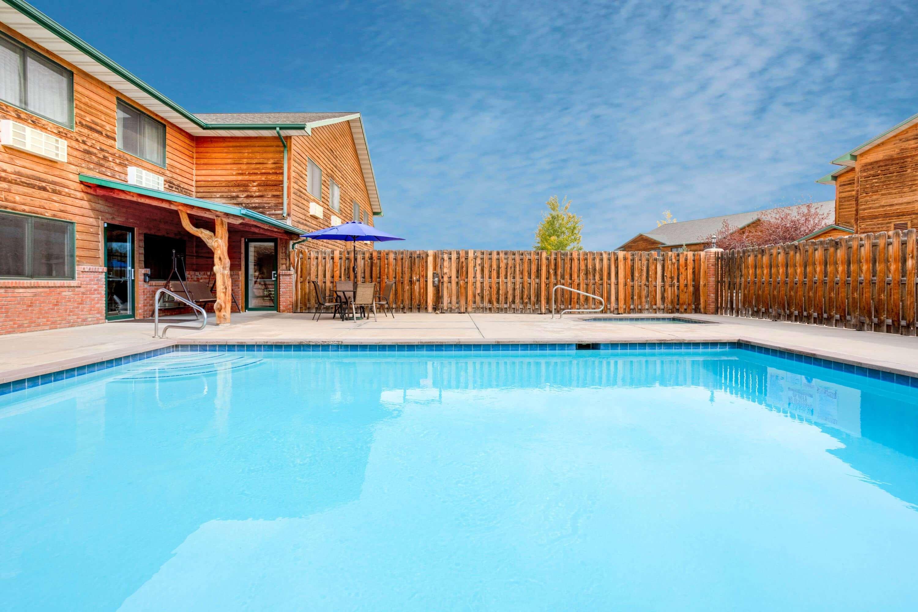 Inn At Lander, Travelodge By Wyndham Экстерьер фото