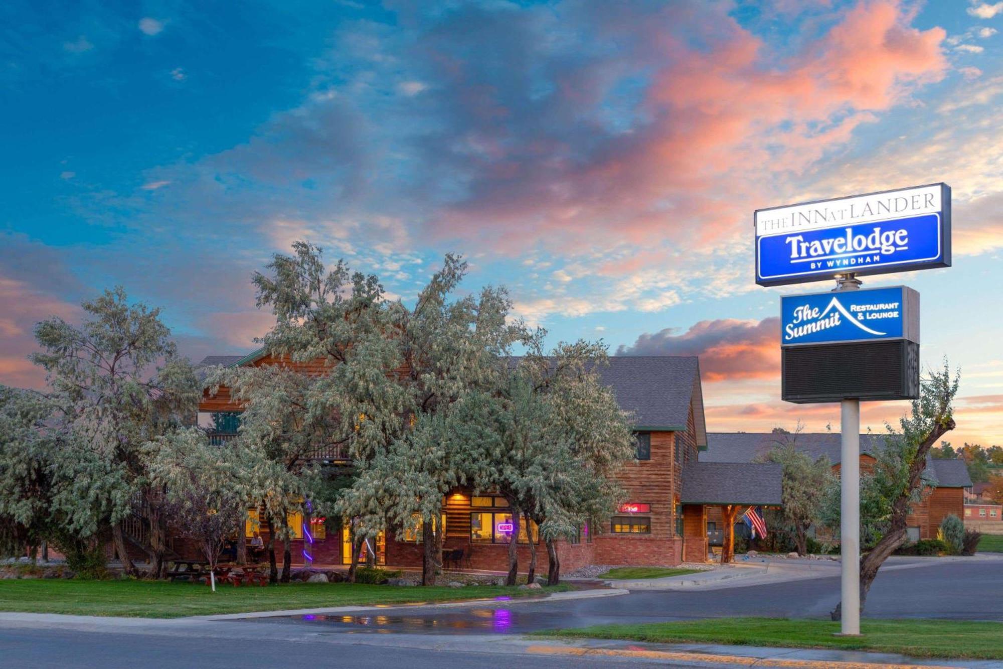 Inn At Lander, Travelodge By Wyndham Экстерьер фото