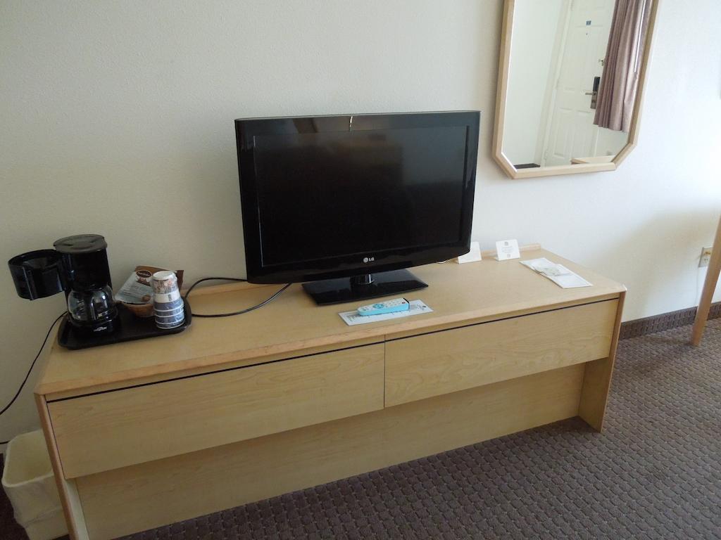 Inn At Lander, Travelodge By Wyndham Экстерьер фото